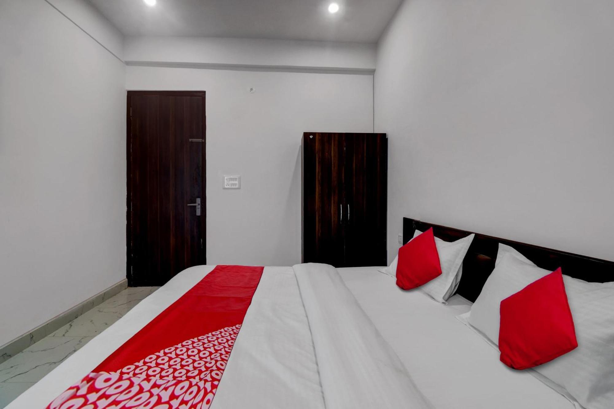 Hotel O Om Pushp Residency Mathura Εξωτερικό φωτογραφία