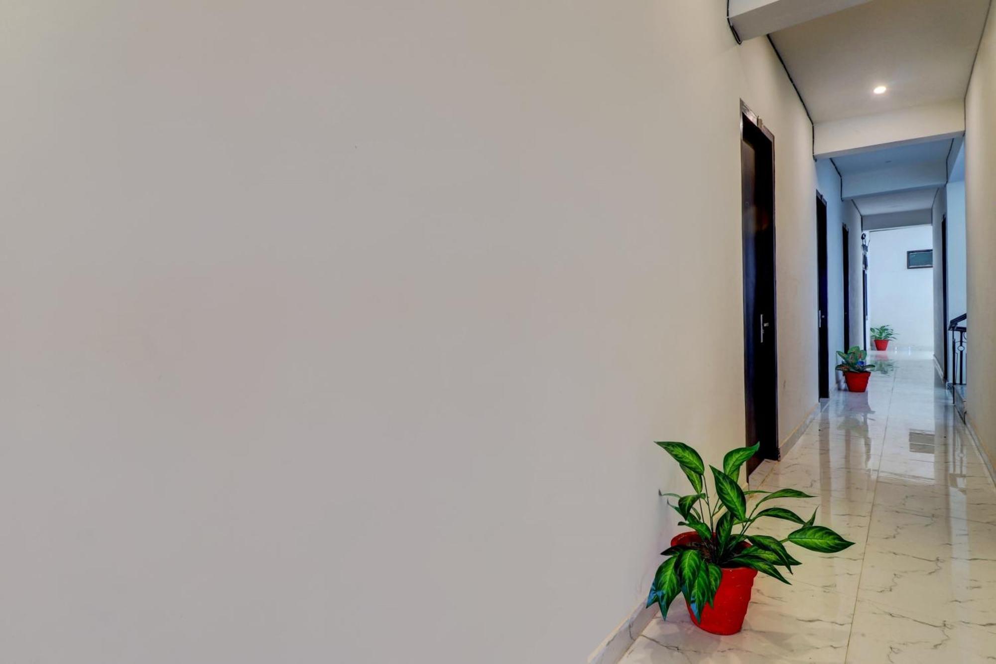 Hotel O Om Pushp Residency Mathura Εξωτερικό φωτογραφία