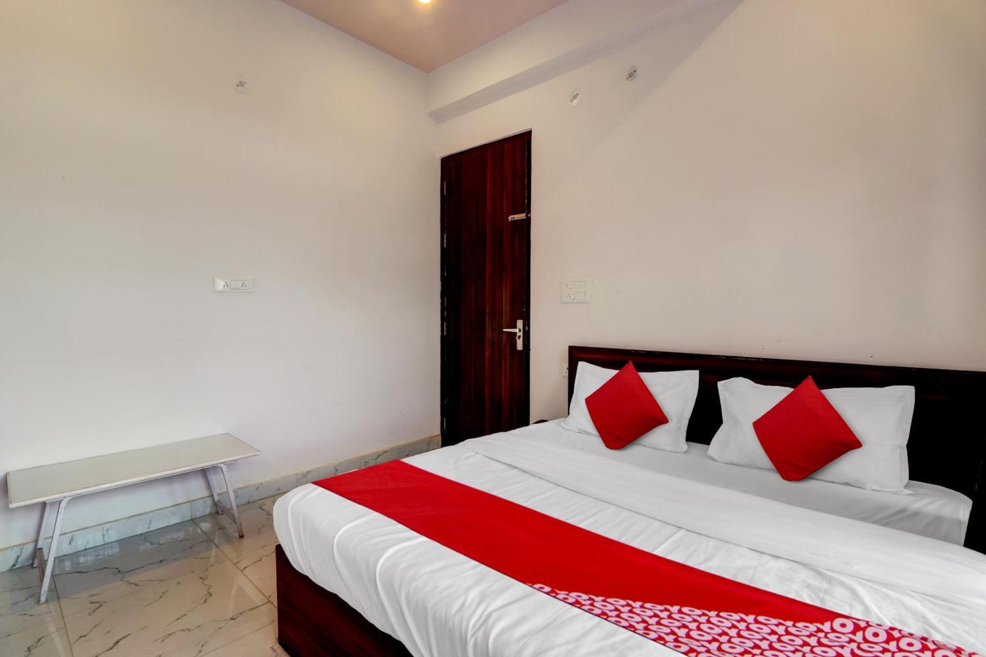 Hotel O Om Pushp Residency Mathura Εξωτερικό φωτογραφία