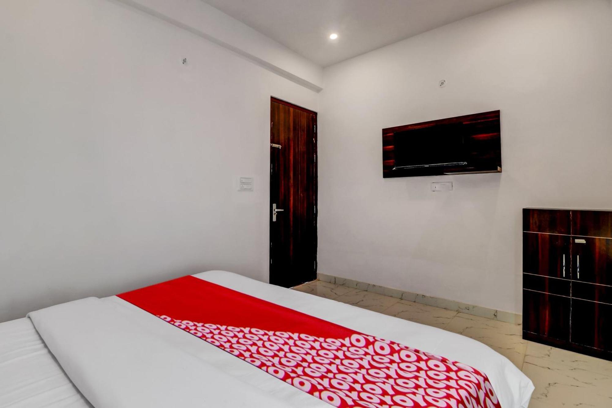 Hotel O Om Pushp Residency Mathura Εξωτερικό φωτογραφία