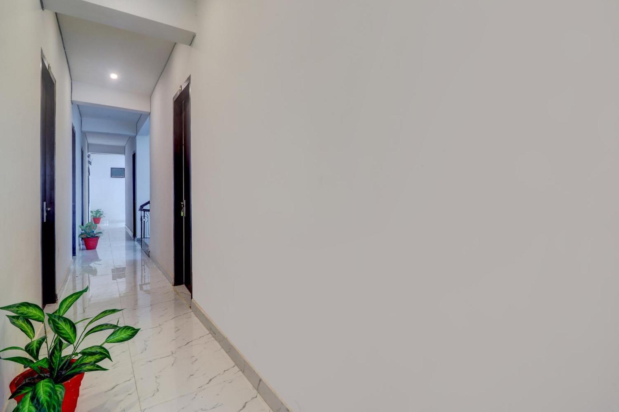Hotel O Om Pushp Residency Mathura Εξωτερικό φωτογραφία