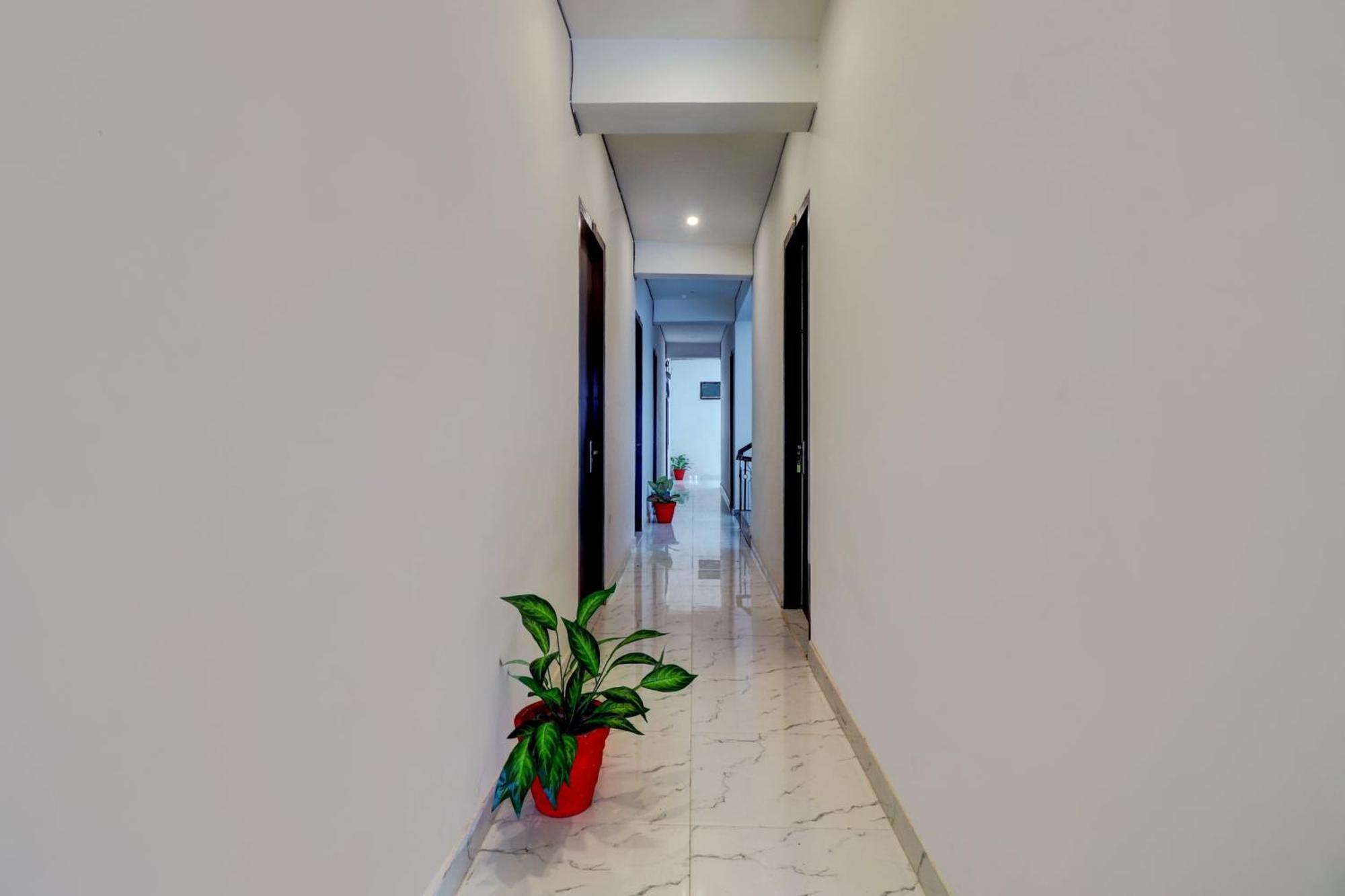 Hotel O Om Pushp Residency Mathura Εξωτερικό φωτογραφία