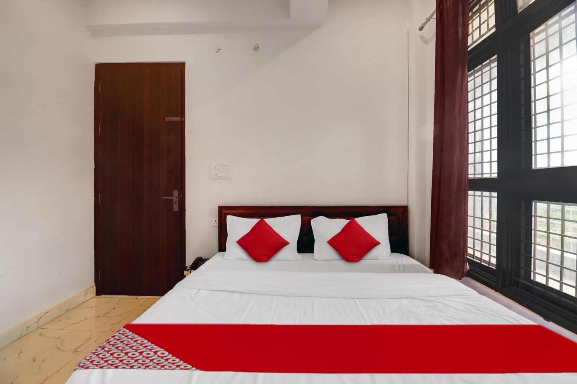 Hotel O Om Pushp Residency Mathura Εξωτερικό φωτογραφία