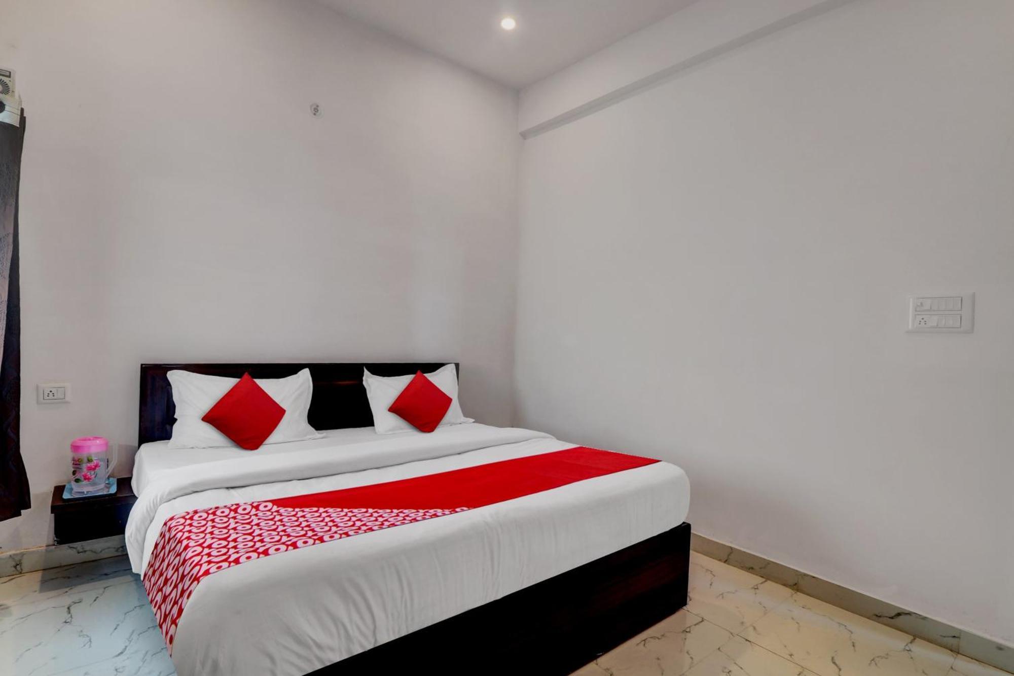 Hotel O Om Pushp Residency Mathura Εξωτερικό φωτογραφία