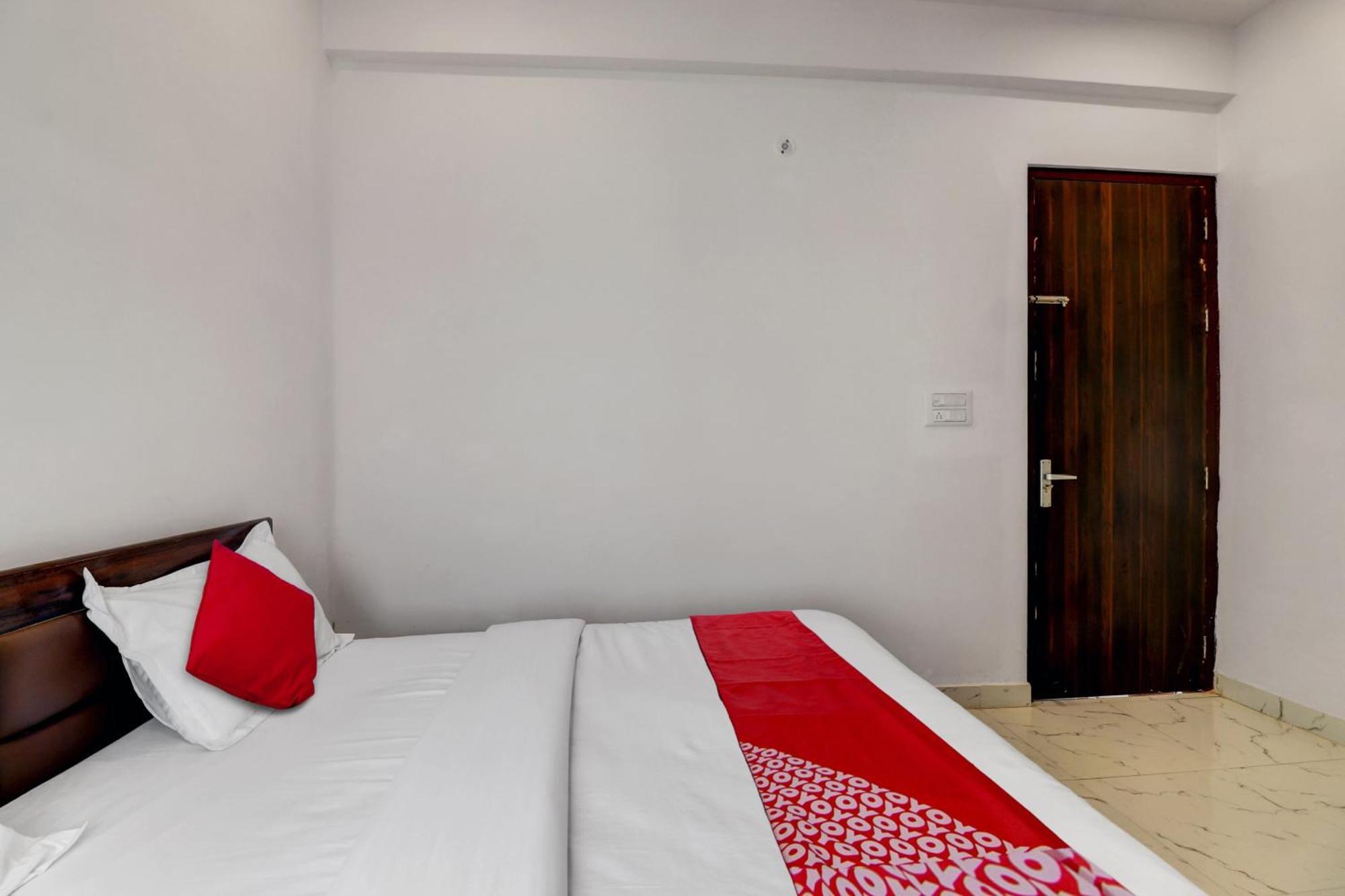 Hotel O Om Pushp Residency Mathura Εξωτερικό φωτογραφία